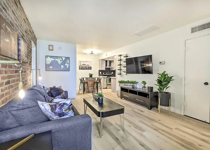 1 Mi To Dtwn Chandler: Townhome W/ Community Pool