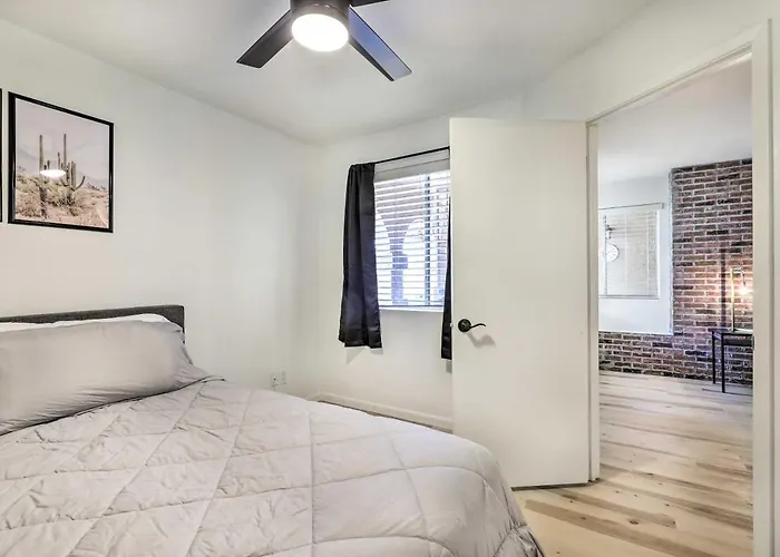 Holiday home 1 Mi To Dtwn Chandler: Townhome W/ Community Pool