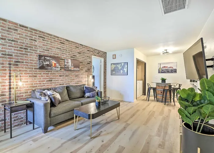 Holiday home 1 Mi To Dtwn Chandler: Townhome W/ Community Pool *