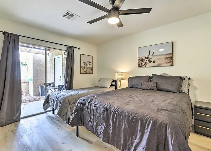 Holiday home 1 Mi To Dtwn Chandler: Townhome W/ Community Pool