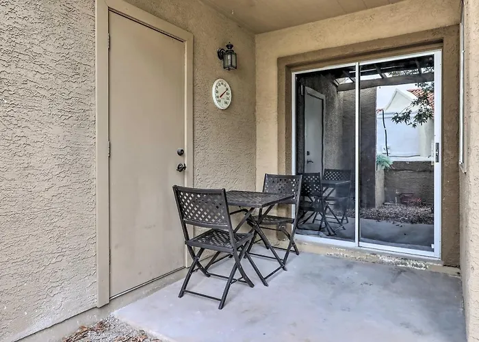 Holiday home 1 Mi To Dtwn Chandler: Townhome W/ Community Pool *