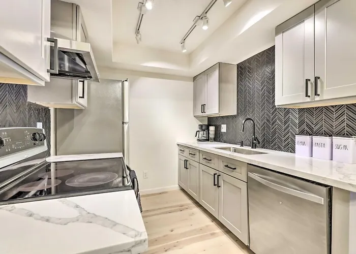 1 Mi To Dtwn Chandler: Townhome W/ Community Pool Chandler